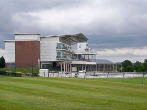 640px-Wetherby_Racecourse_002