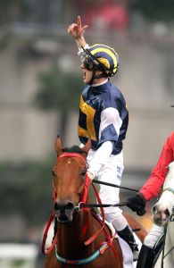 幾乎不與蔡約翰合作的潘頓，「戰利品」的勝利會否成為破冰行動？ Source: HKJC