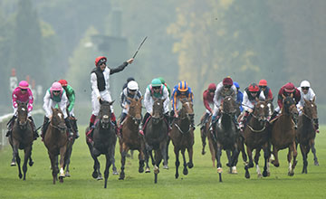 兩年前痛哭流淚的戴圖理，終於在今年站上凱旋門的頒獎台上 Source: Edward Whitaker/racingpost.com