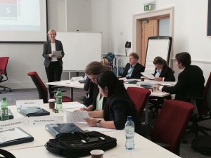 課堂內除了賽馬知識，還要學習管理學