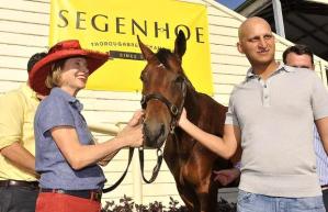 20160405_Vegas_Showgirl2014