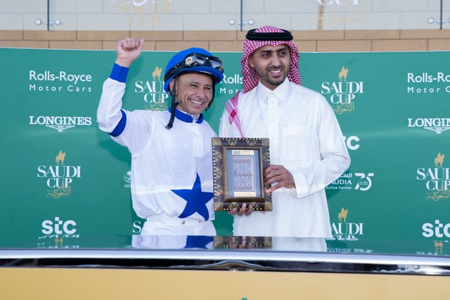 每日賽馬晚報(2023年8月11日),🇬🇧命令評分直逼春秋分,🇺🇸史文夫58歲生日贏馬慶祝