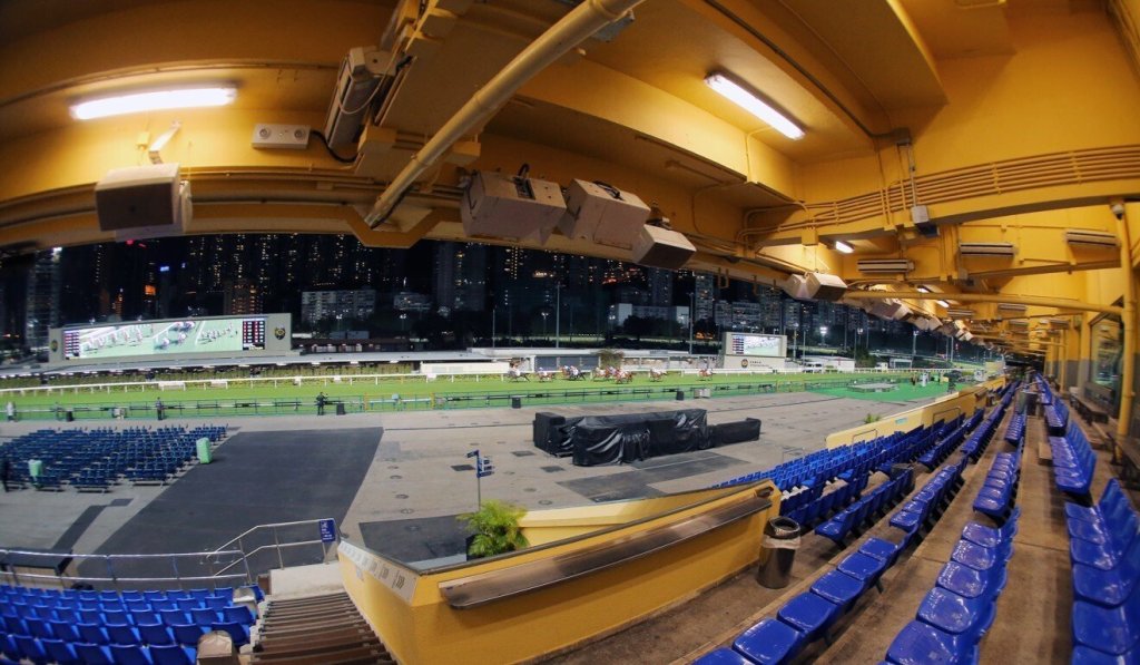 週日賽事閉門方式如常舉行，香港賽馬會將賽日投注收益全數捐出