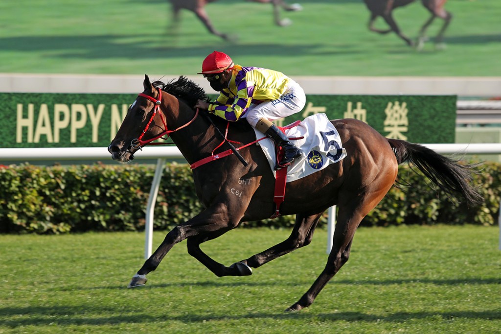 蔡約翰冠軍賽馬日超級側翼勝得精彩