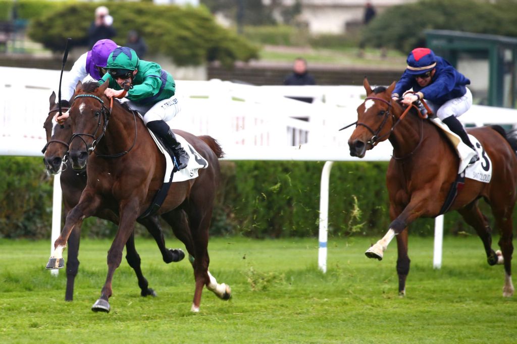 巫斯義從騎凱旋門大賽最後一擊，他選擇三歲雌馬La Parisienne（已轉戰歌劇錦標）