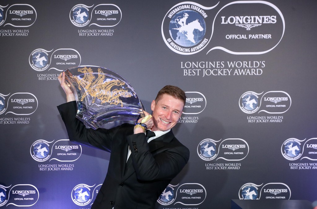 每日賽馬晚報（2024年2月3日），🇦🇺🇭🇰麥道朗週日決定能否策騎，🇦🇪高多芬玩盡嘉年華草地賽