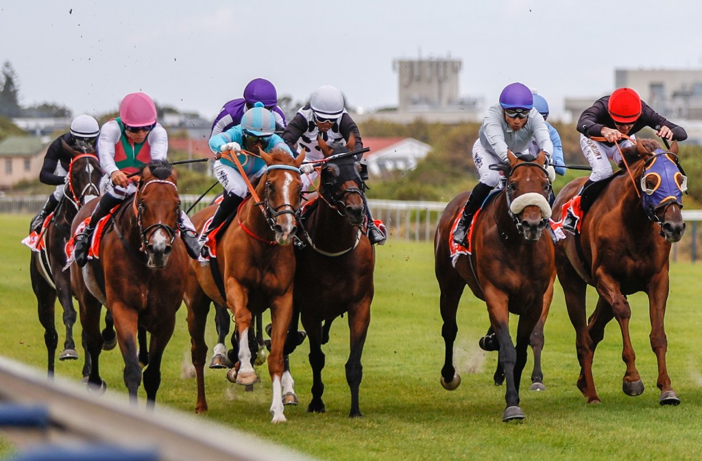 好望角大都會錦標，黑艇再度力克宿敵科美迪