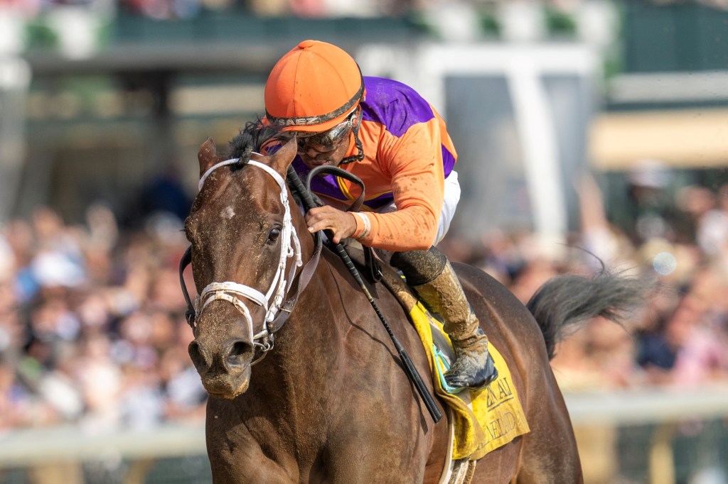 每日賽馬晚報（2024年4月22日），🇬🇧🇫🇷Eben Shaddad轉戰法國二千堅尼，🇺🇸高多芬遠征馬銀山丘堅蘭建功