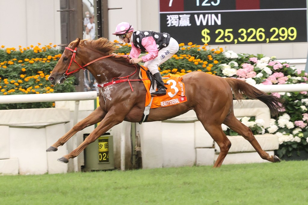 一哩冠軍賽，金鎗六十倒下，永遠美麗改變跑法勝出