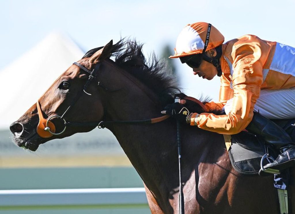 漢普頓宮錦標，意雅步一步不讓