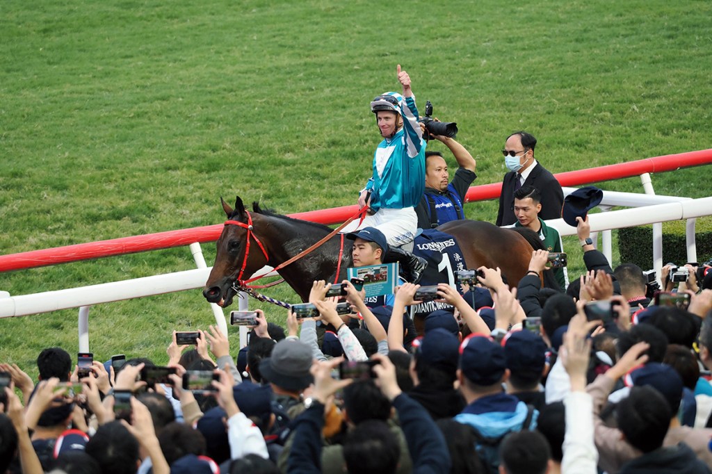 香港盃，浪漫勇士打破紀錄之餘成香港守護神