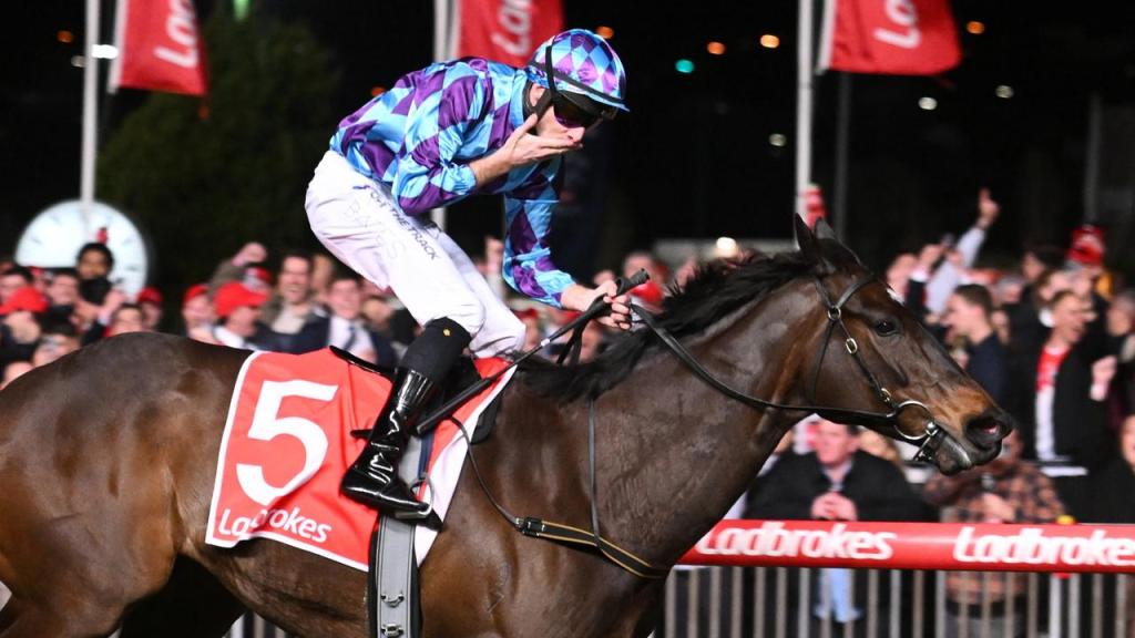 飛行錦標，珍蓮驕驥再度大逃復活