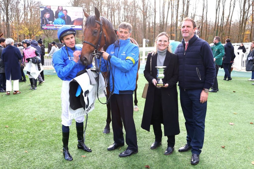 每日賽馬晚報（2025年11月19日），🇬🇧🇶🇦金盃冠軍壯膽識退役，🇫🇷大戰驍將贏出法國首場膠沙地分級賽