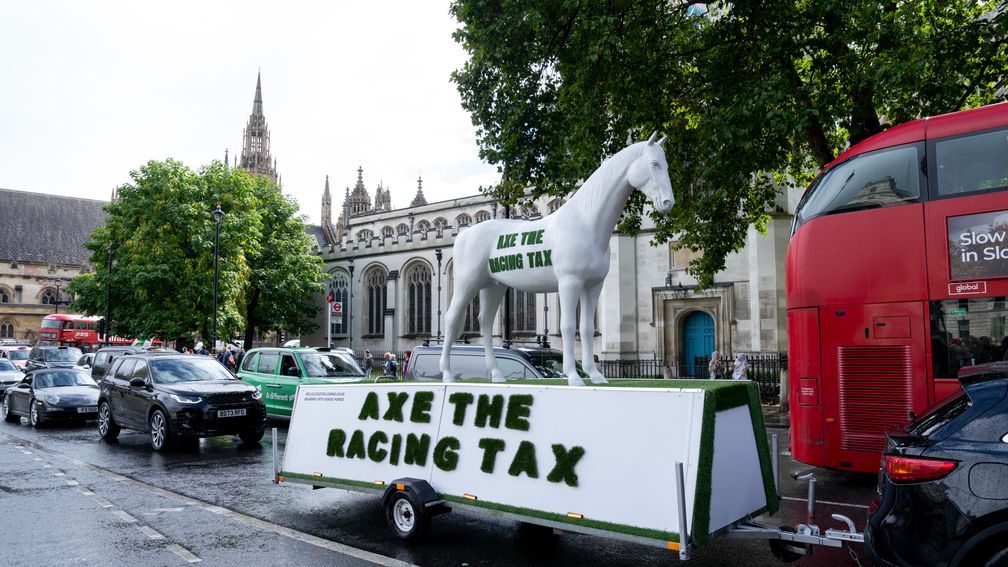 2025國際馬壇大事回顧（1），英國賽馬避免加重稅最壞劇本