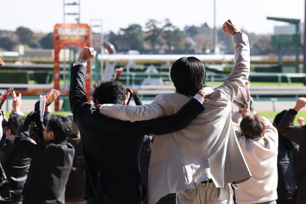 每日賽馬晚報（2025年12月16日），🇯🇵榮耀家族大結局出現意料，🇦🇷莫雷拉南美莫匹敵