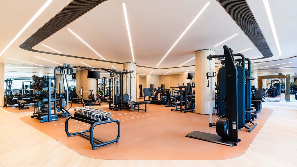 杜苑欣盛讚馬會騎師室設施