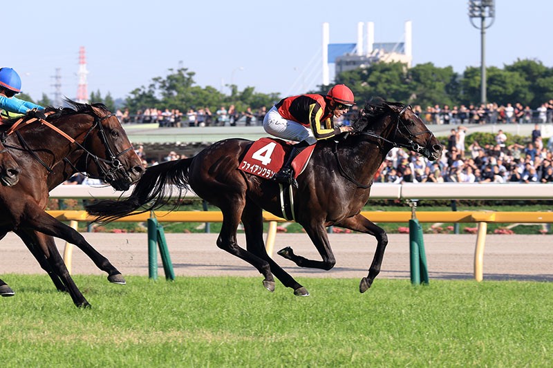 每日賽馬晚報(2026年6月2日),🇯🇵祝福花環奪目黑「連」紀念賽,🇫🇷歌利巨人重返畏懼