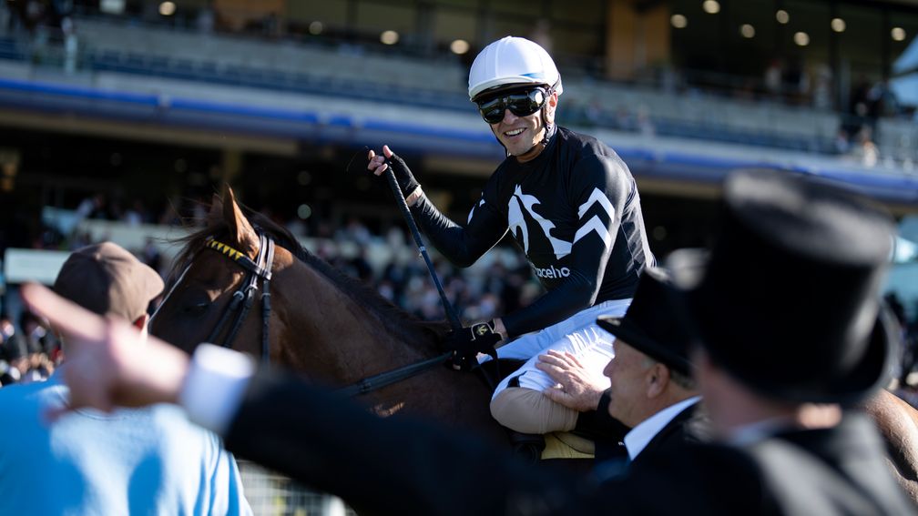 每日賽馬晚報（2026年6月20日），🇬🇧蘇銘倫否定打隊制提上訴，🇬🇧何雷登差點失去一場大勝近四個馬位頭馬